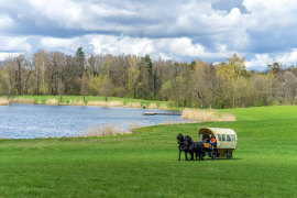 палац садиба готель ресторан нічліги апартаменти номери відпочинок в Польщі Мазури